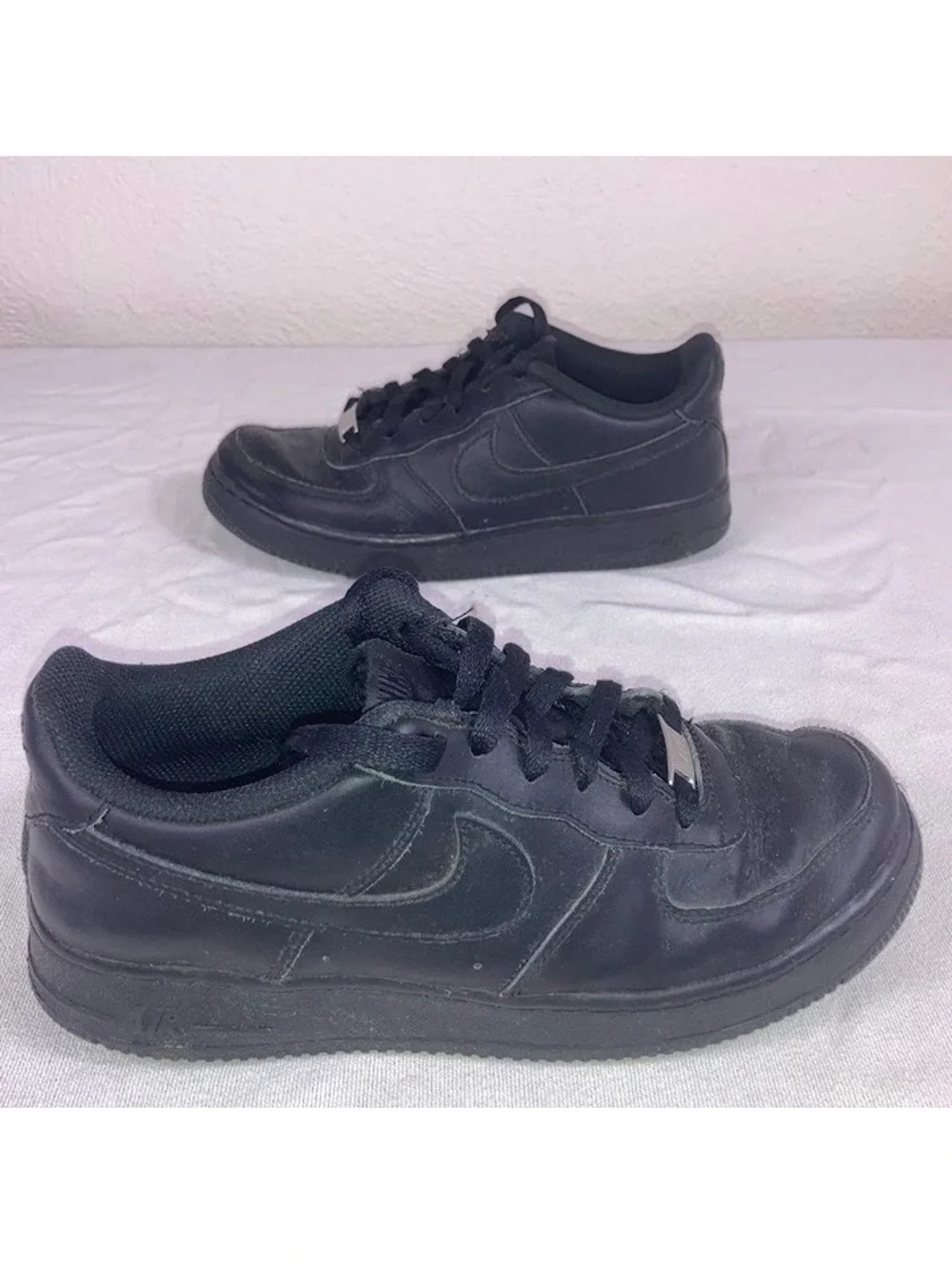 Nike Air Force 1 Low Black Boys Youth 7Y Women 8.5 Unisex